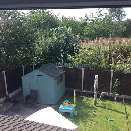 Stunning Homestay In Wolverhampton Bushbury Kültér fotó