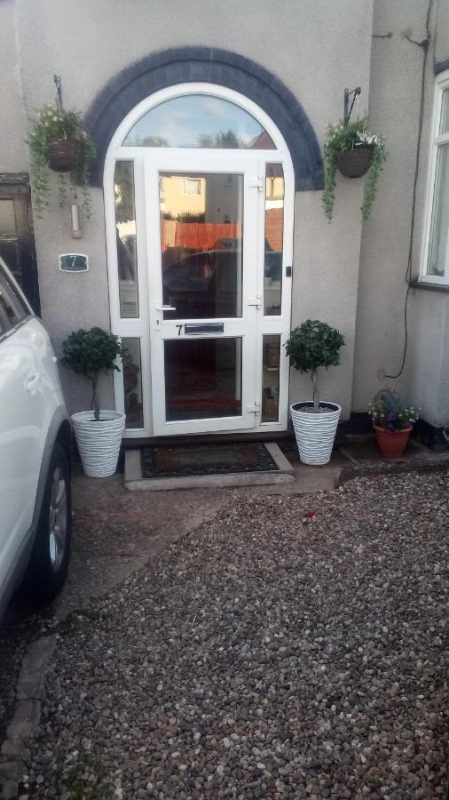 Stunning Homestay In Wolverhampton Bushbury Kültér fotó
