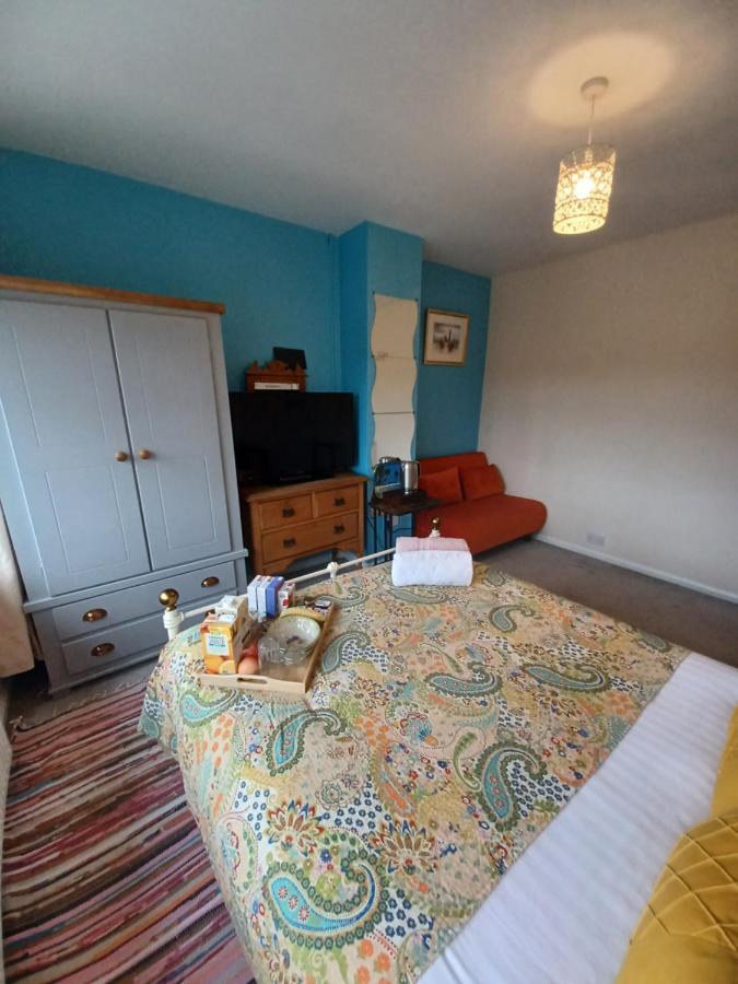 Stunning Homestay In Wolverhampton Bushbury Kültér fotó