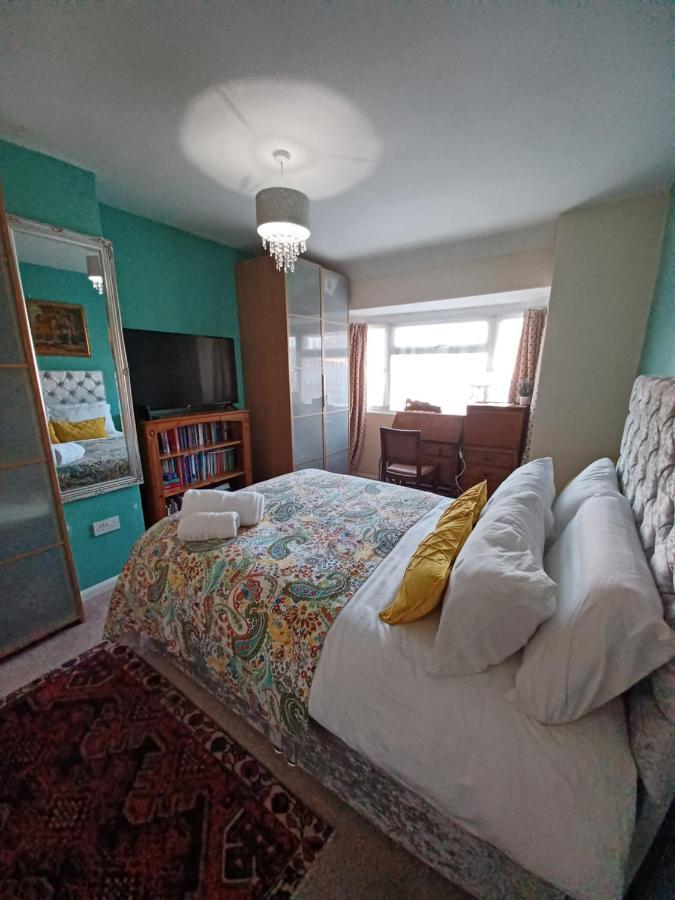 Stunning Homestay In Wolverhampton Bushbury Kültér fotó