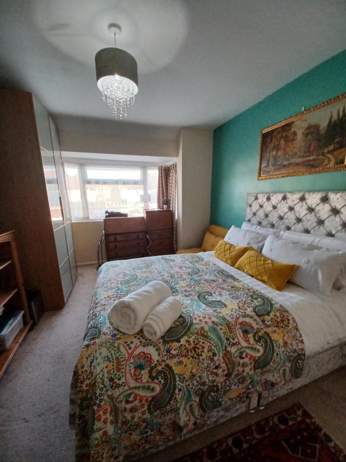 Stunning Homestay In Wolverhampton Bushbury Kültér fotó