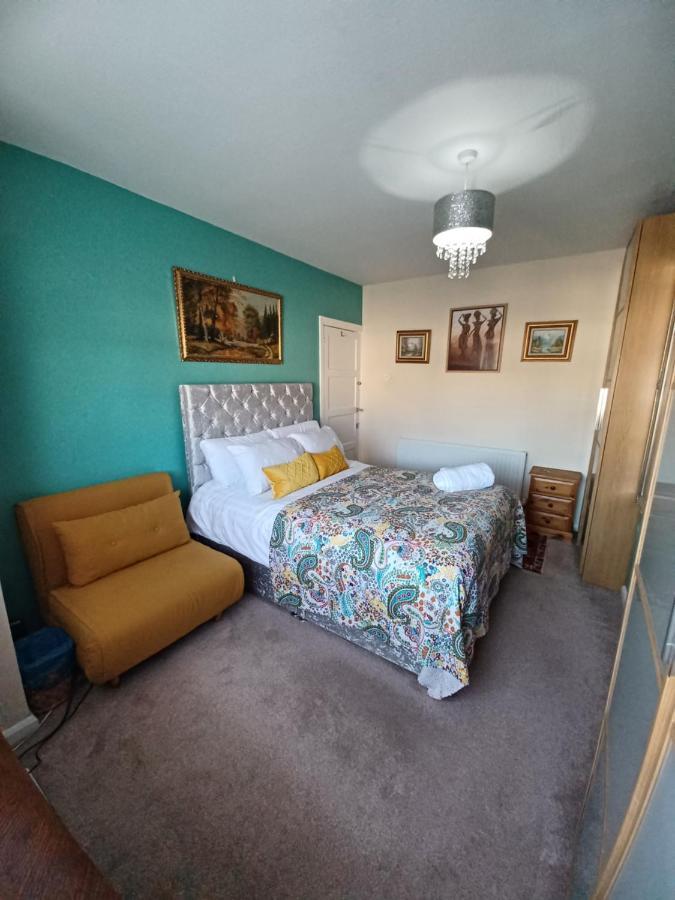 Stunning Homestay In Wolverhampton Bushbury Kültér fotó