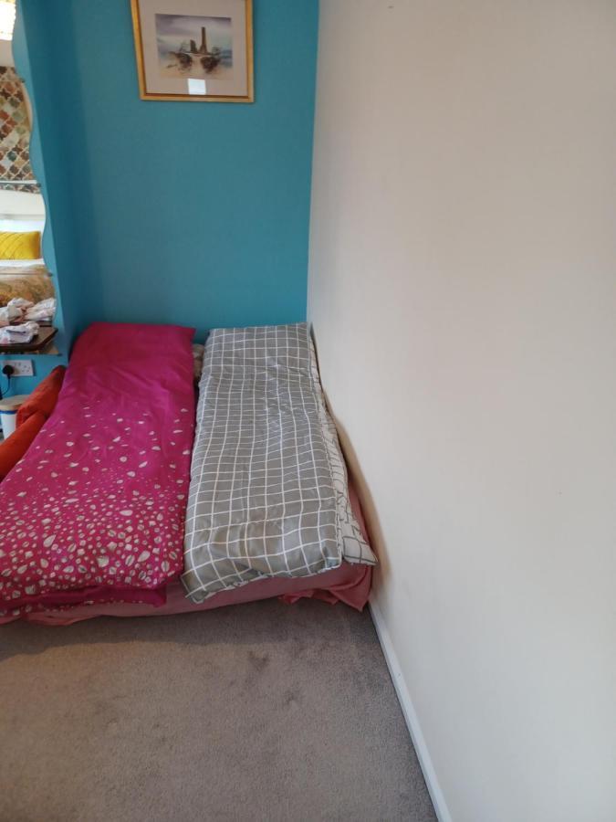 Stunning Homestay In Wolverhampton Bushbury Kültér fotó