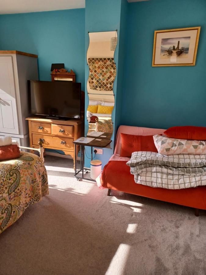 Stunning Homestay In Wolverhampton Bushbury Kültér fotó